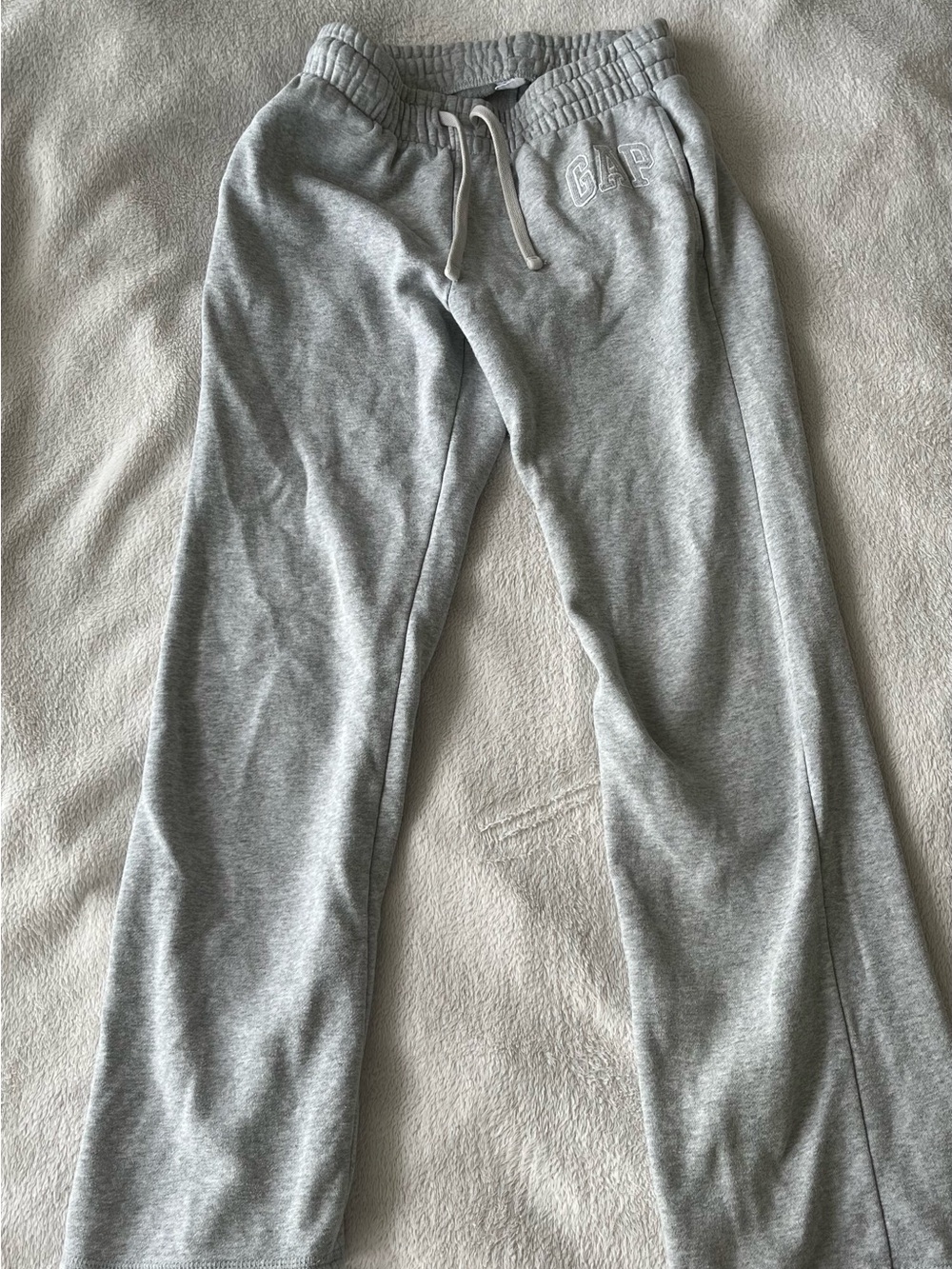 ⊹ ࣪ ˖ ໒꒱ GAP Light Gray Men's Fleece Joggers